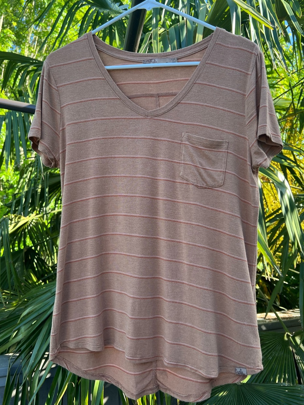 prAna Women’s Striped V-Neck Pocket Tee Size Medium Neutral Taupe Casual Top
